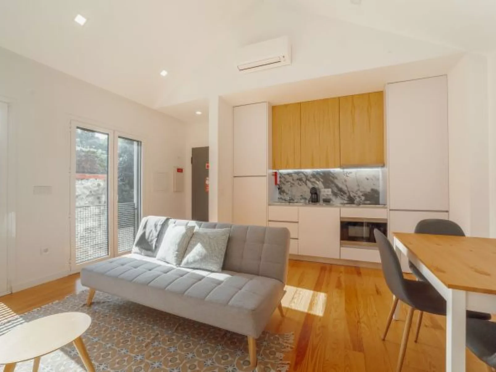 COURTYARD OPORTO DESIGN APARTMENT J - Binnen