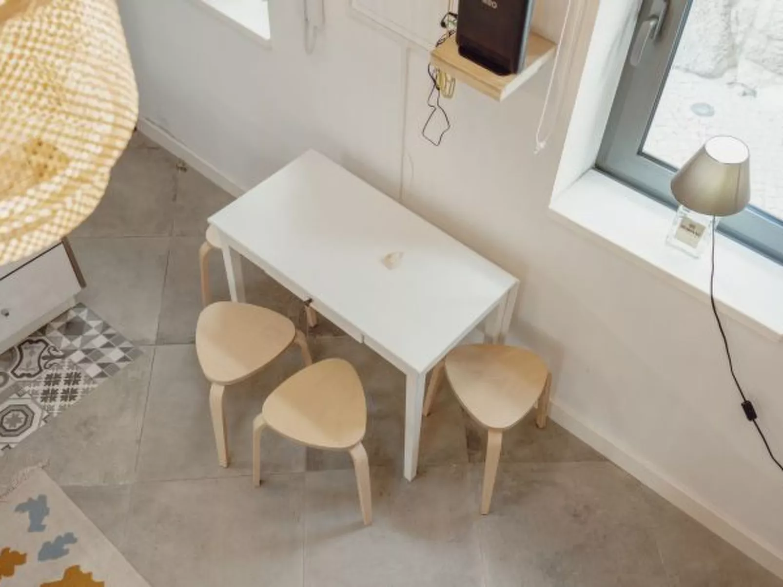 MEZZANINE STYLISH APARTMENT H by VACATIONY - Binnen