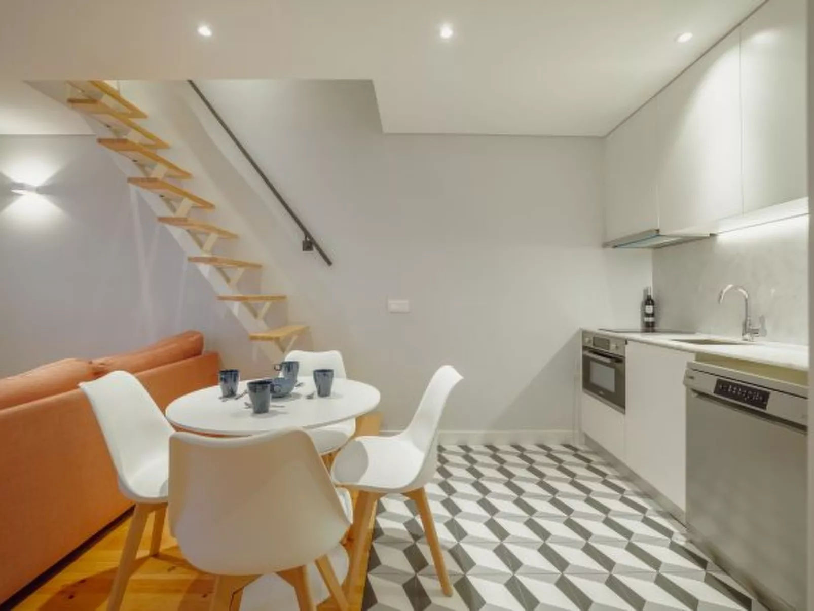 DOWNTOWN AMAZING DUPLEX by VACATIONY - Binnen