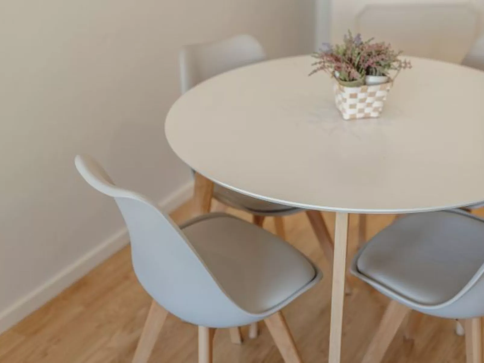 DOWNTOWN DESIGN WITH BALCONY by VACATIONY - Binnen