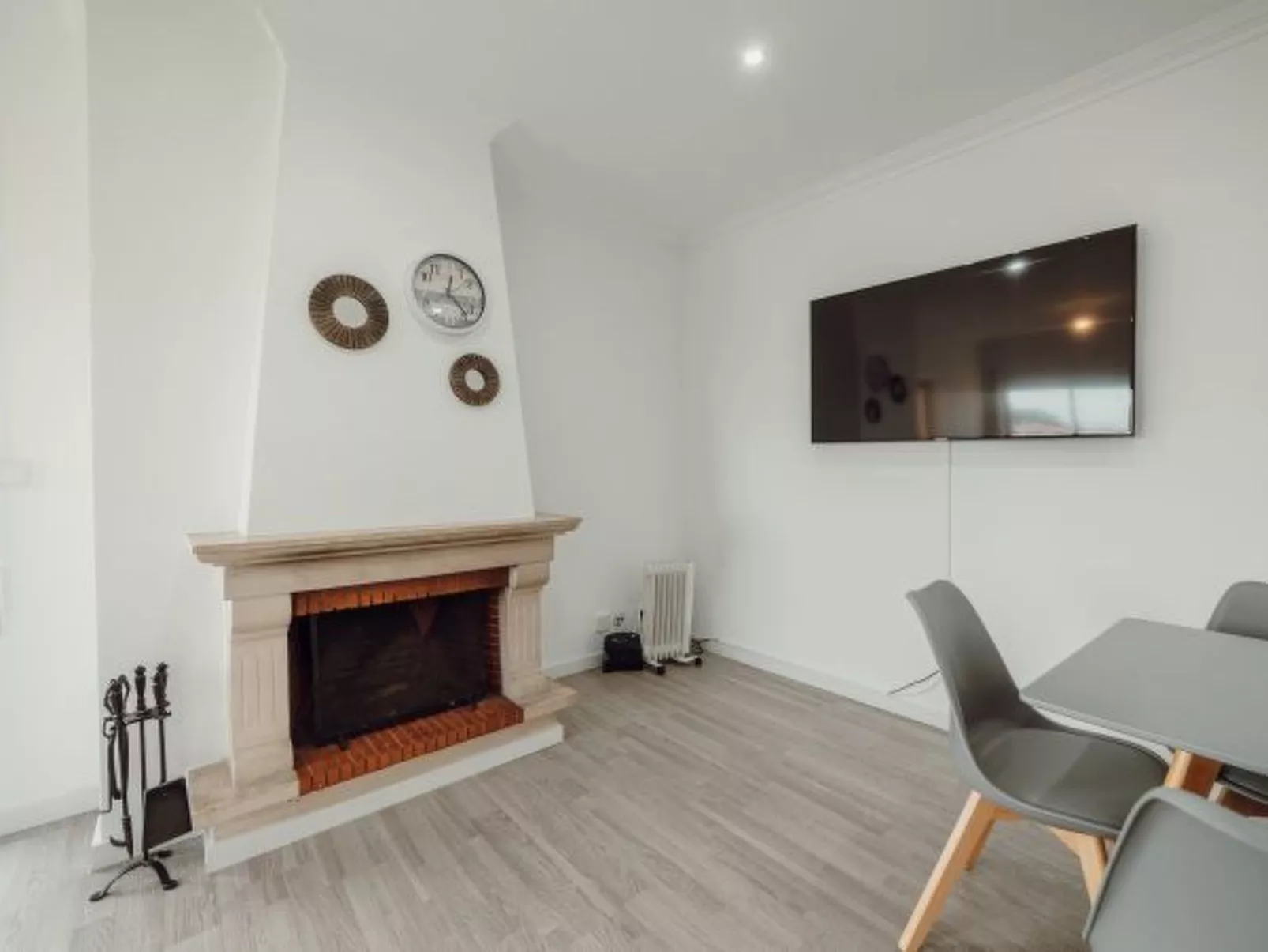 GAIA TERRACE with ELEVATOR by VACATIONY - Binnen