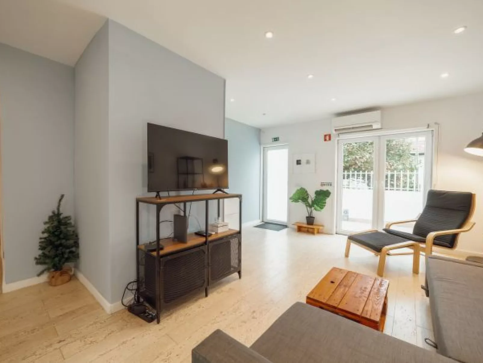 PORTO WINDOW TERRACE HOUSE by VACATIONY - Binnen