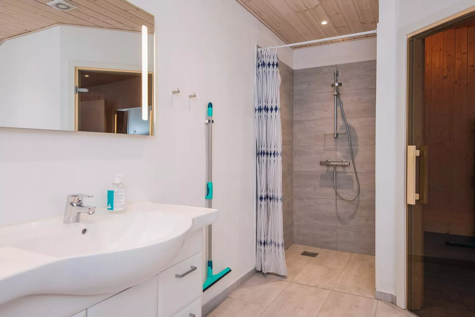 8 persoons vakantie huis in Oksbøl - Binnen