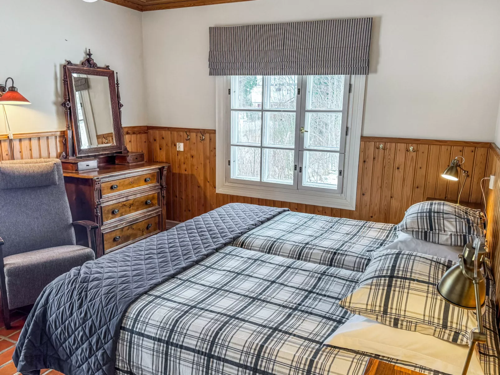 Peltosirkku - Binnen