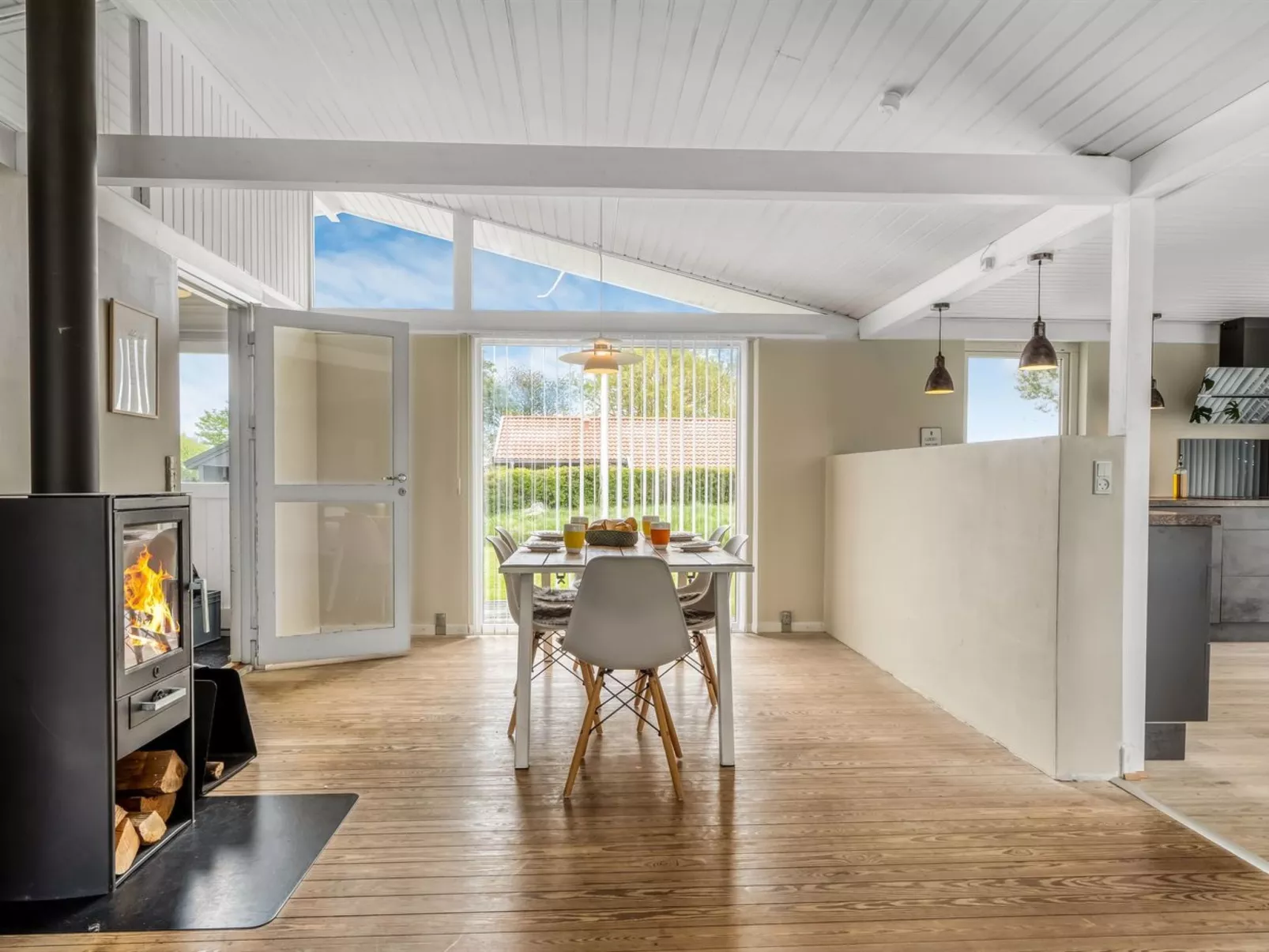 "Karin" - 300m from the sea - Binnen