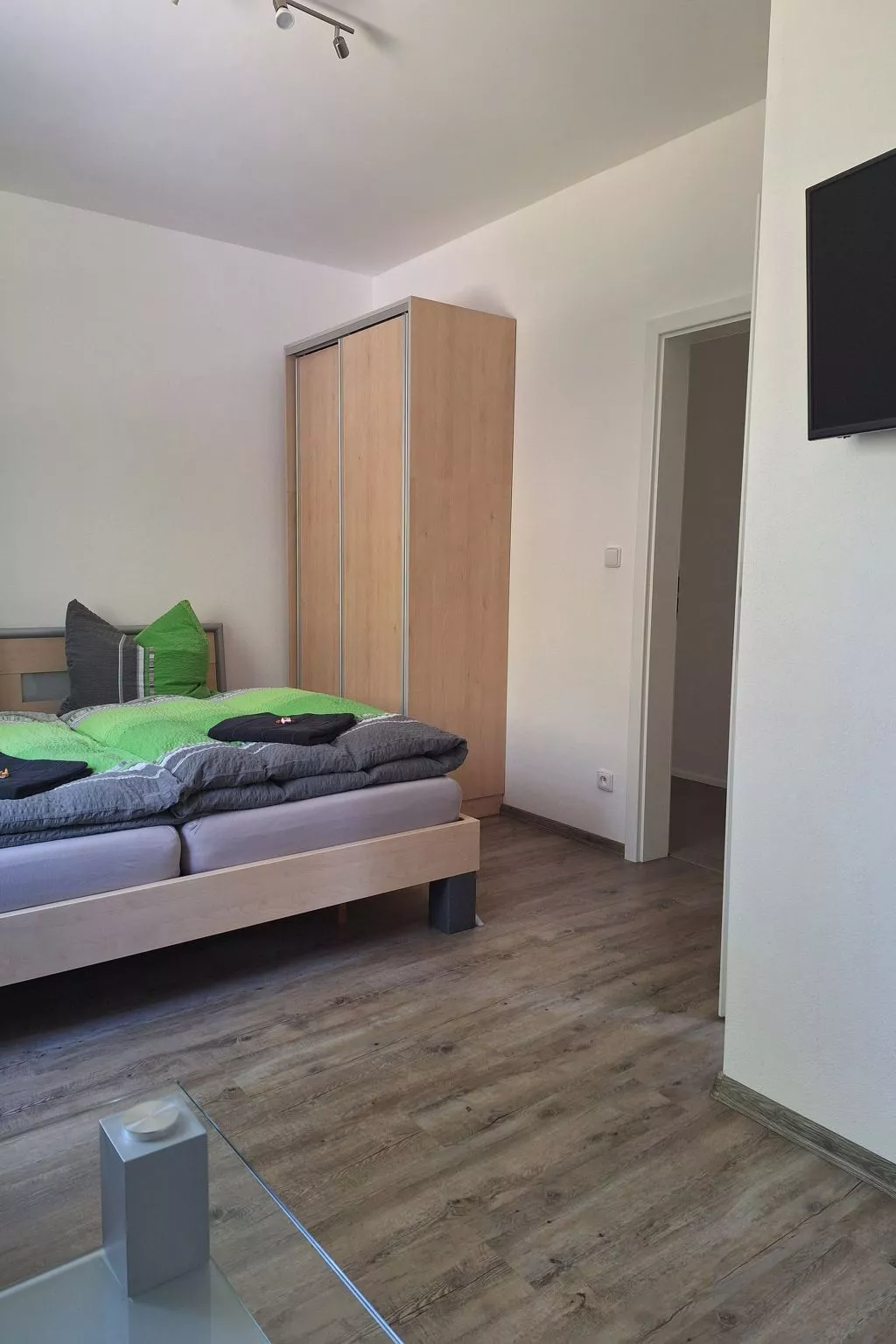 Gästezimmer mit Blick auf die Berge - Binnen