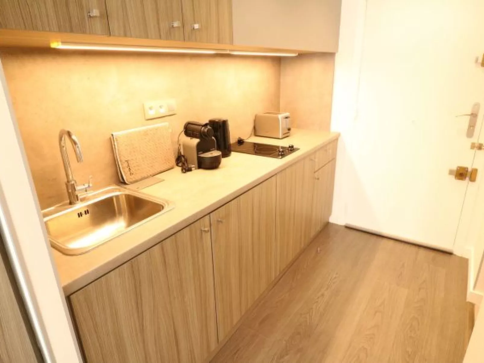 Beautiful studio at the Grand Hotel 138 - Image-tags.info