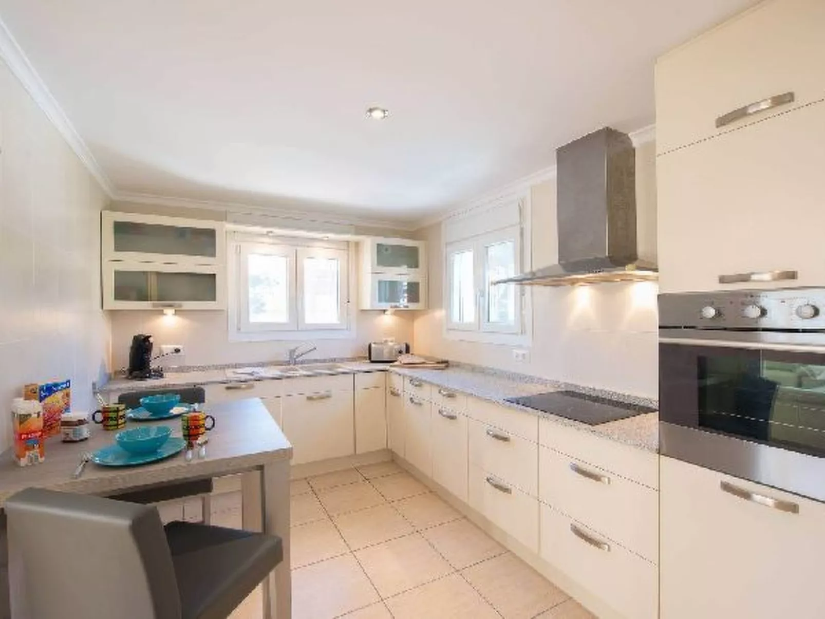 Villa Malibu - PlusHolidays - Image-tags.info