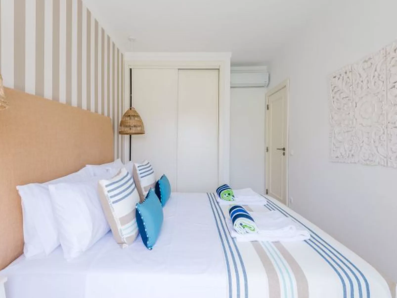 Alfamar Apartment at Praia da Falesia - Binnen