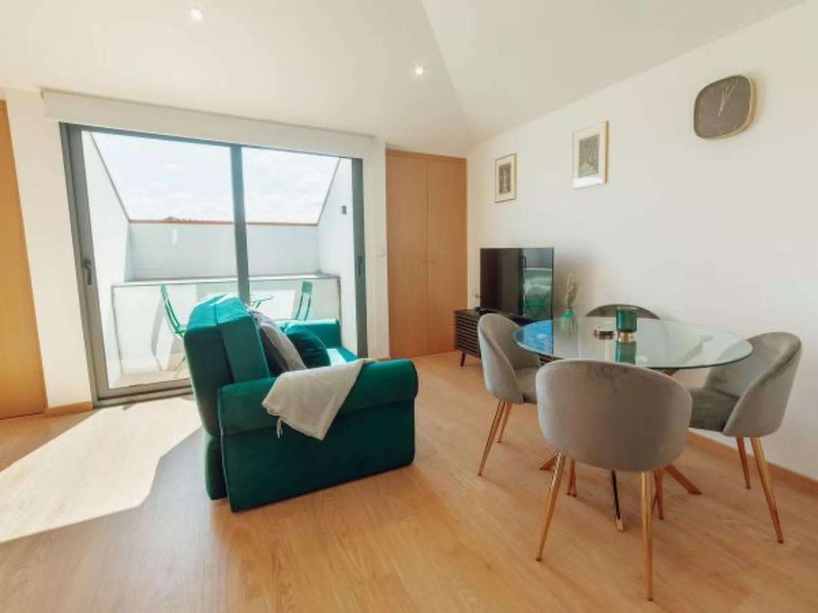 MODERN & STYLISH APARTMENT III by VACATIONY - Binnen