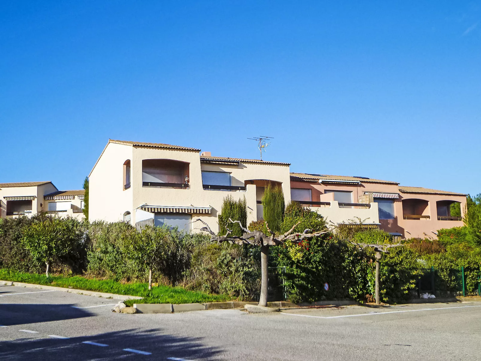 Les Hameaux de l'Ile Rousse - Buiten