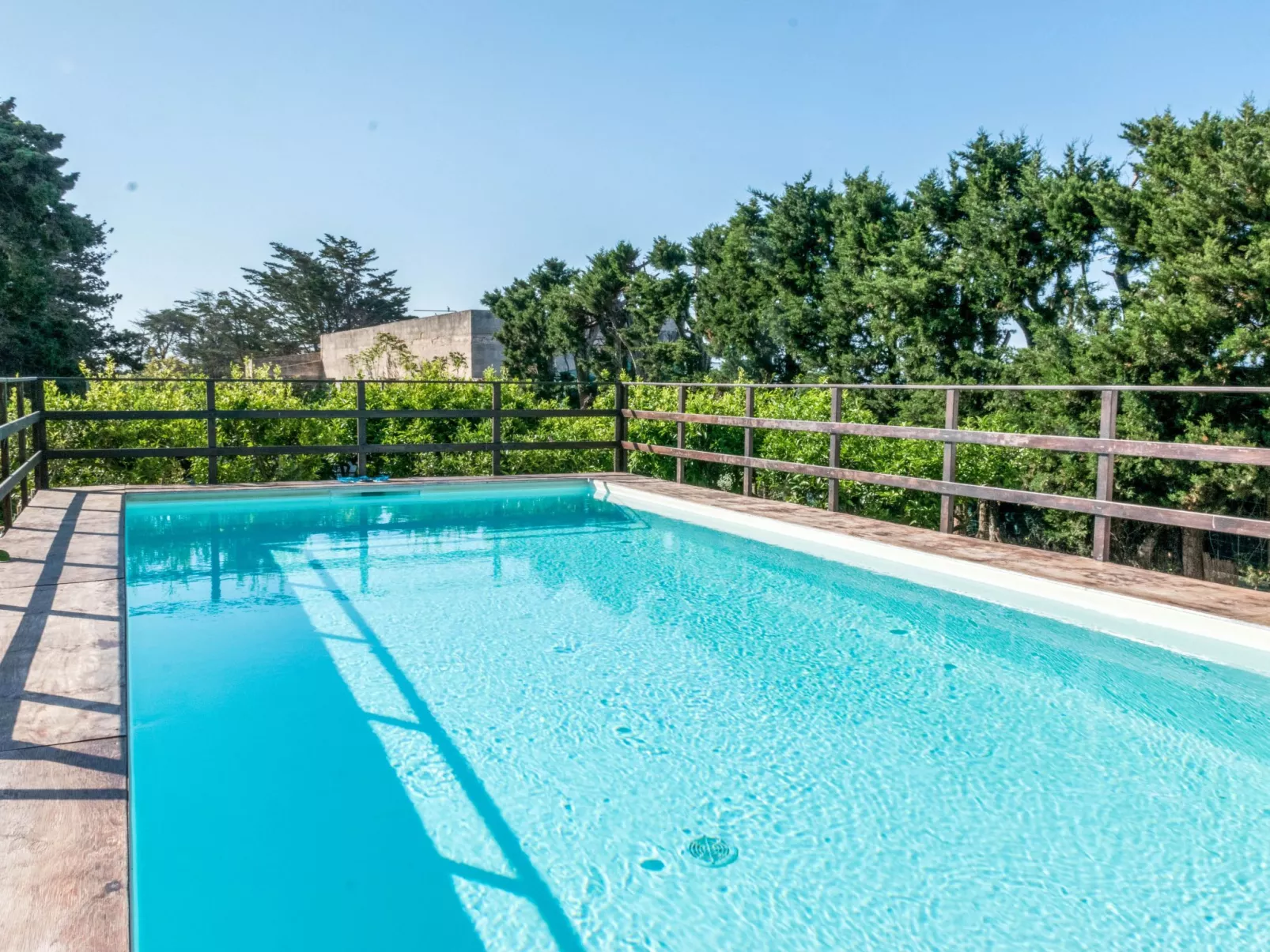 Anwesen mit Privatparkplatz - Buiten