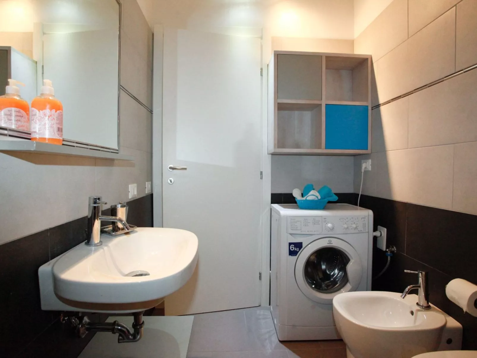 Helles Maisonettezimmer in Rom - Binnen