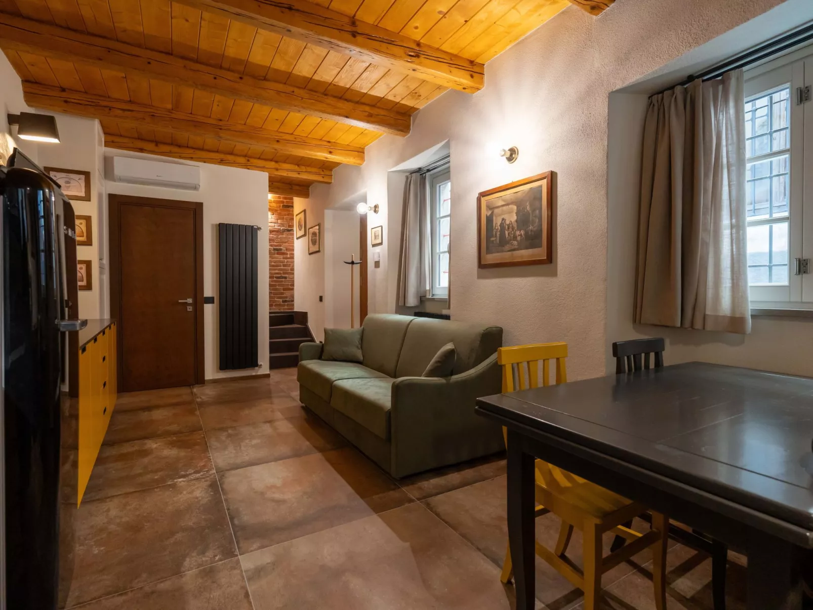 Bella Ciao n 1 by Holiday World - Binnen