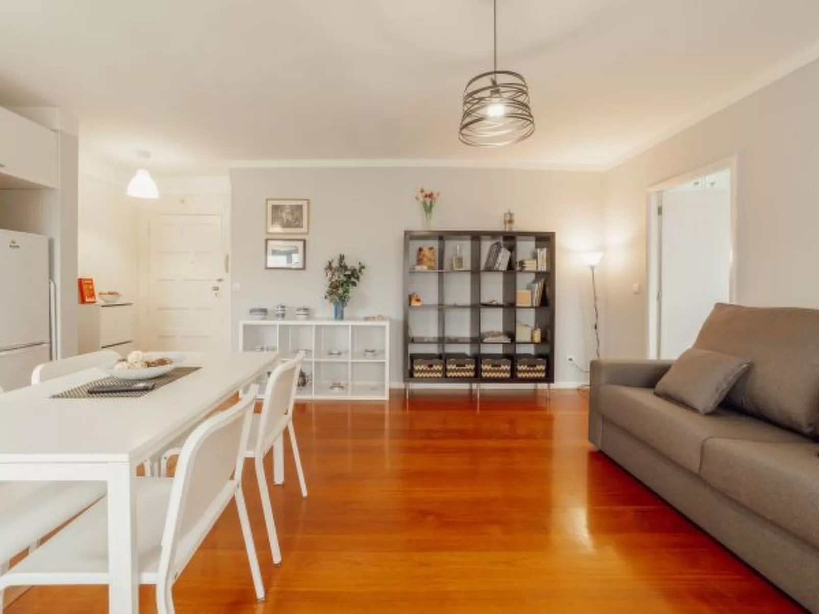 ESPINHO SEAWALK AND SEAVIEW by VACATIONY - Binnen