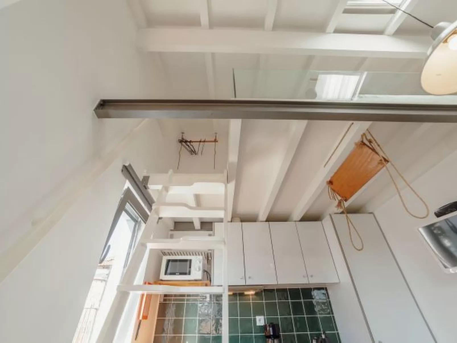 MEZZANINE STYLISH APARTMENT P by VACATIONY - Binnen