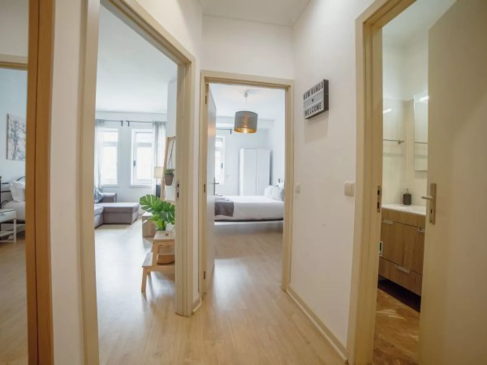 ALEGRIA CITY CENTER with ELEVATOR by VACATIONY - Binnen