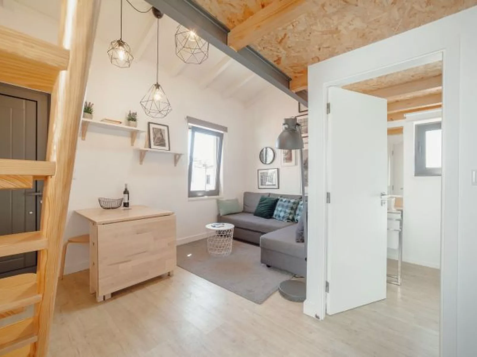 MEZZANINE STYLISH APARTMENT U by VACATIONY - Binnen