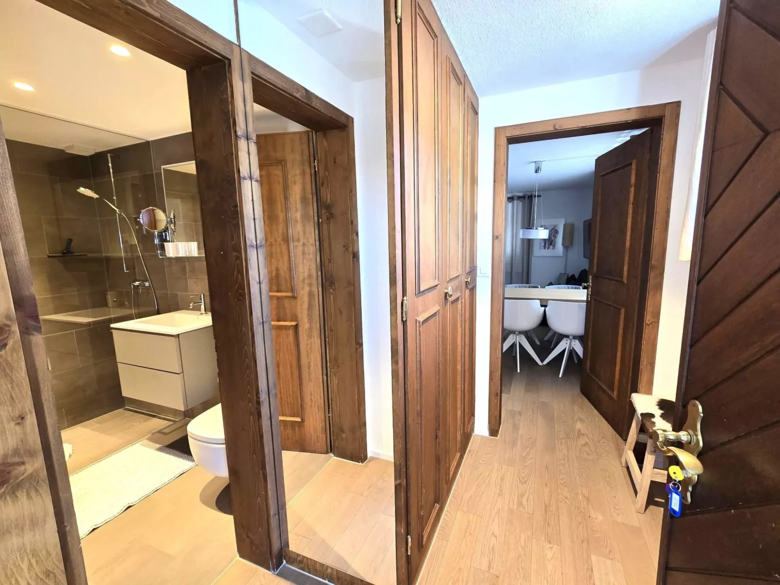 Tgiesa Alva - Binnen