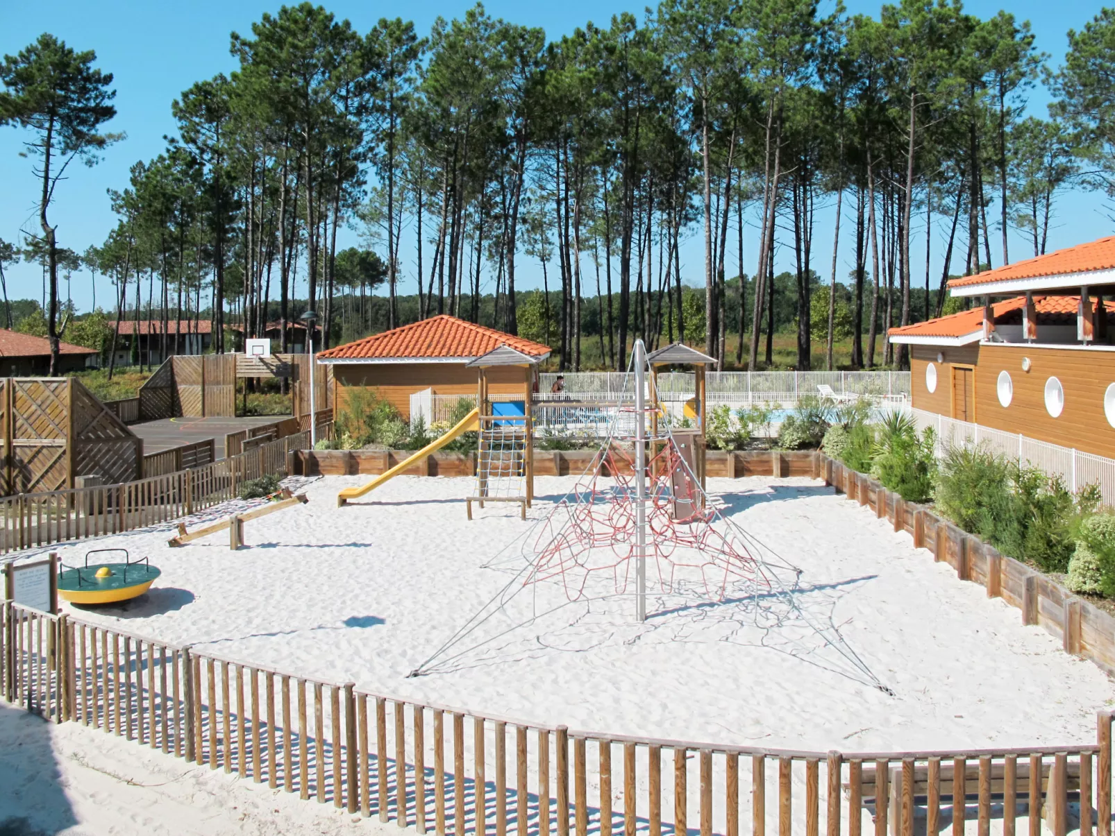 Le Domaine des Grands Lacs - Buiten