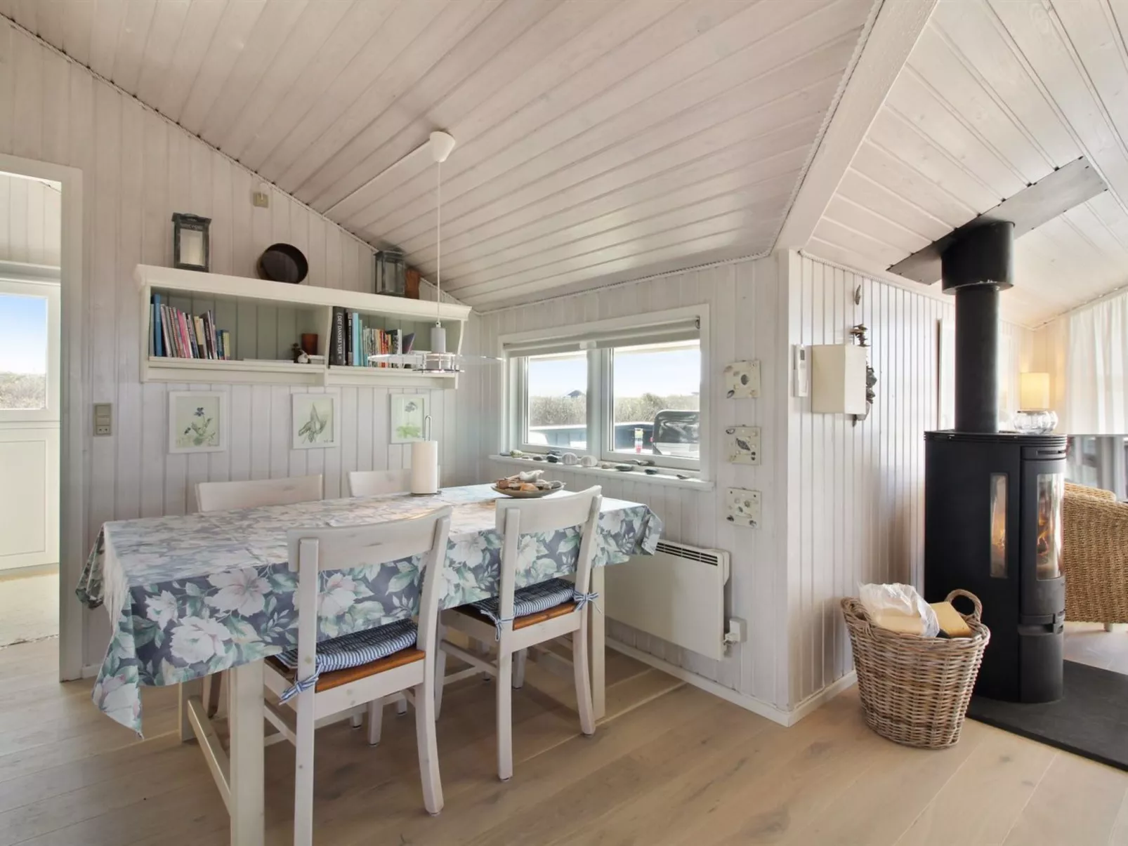 "Minka" - 58m from the sea - Binnen