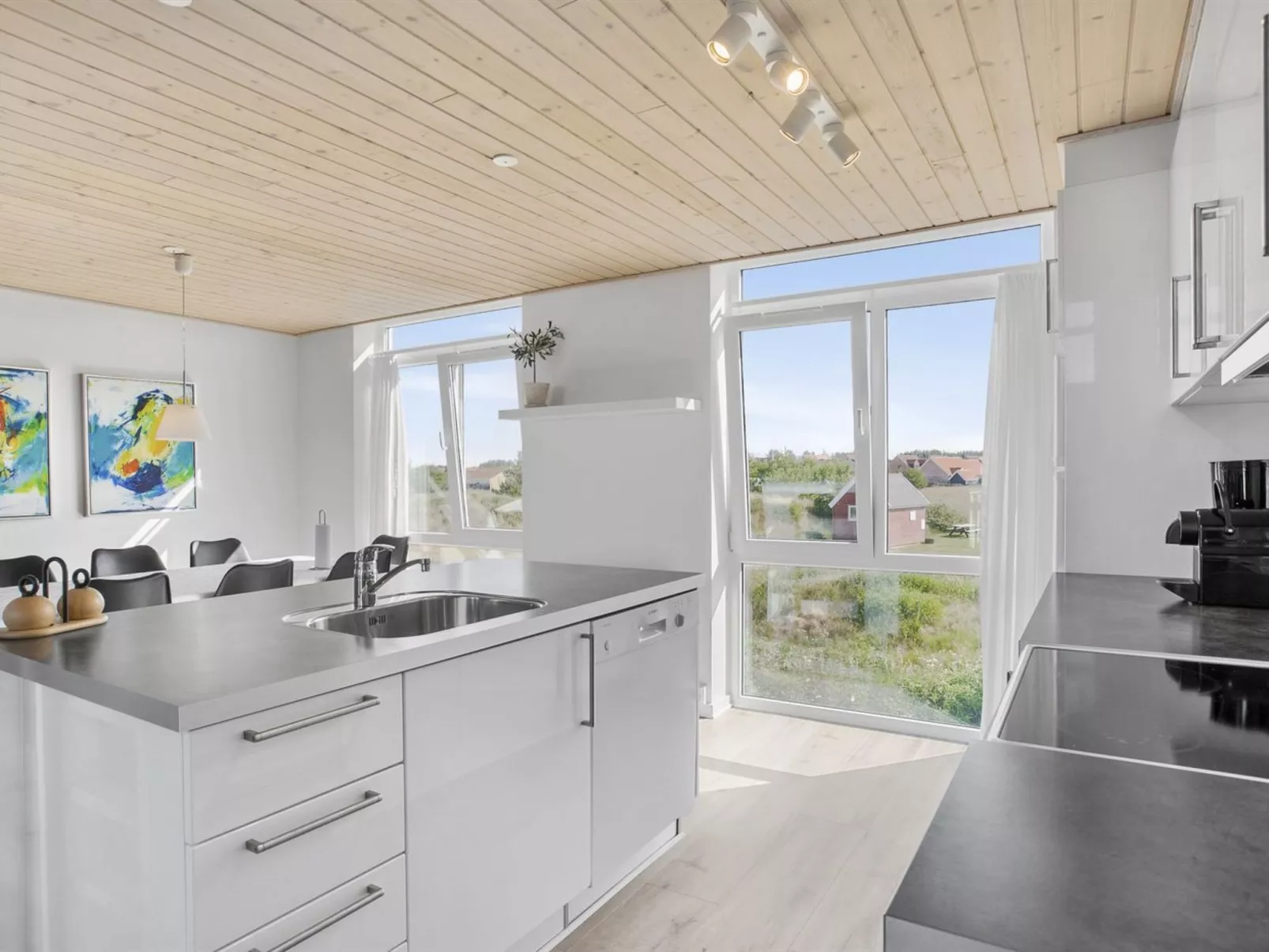 "Heraldina" - 700m from the sea - Binnen