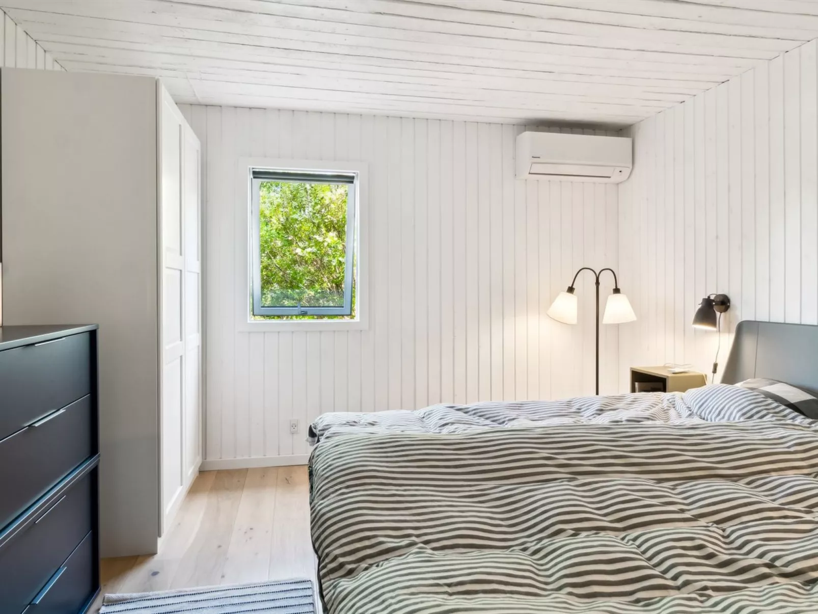 "Manko" - 250m from the sea - Binnen