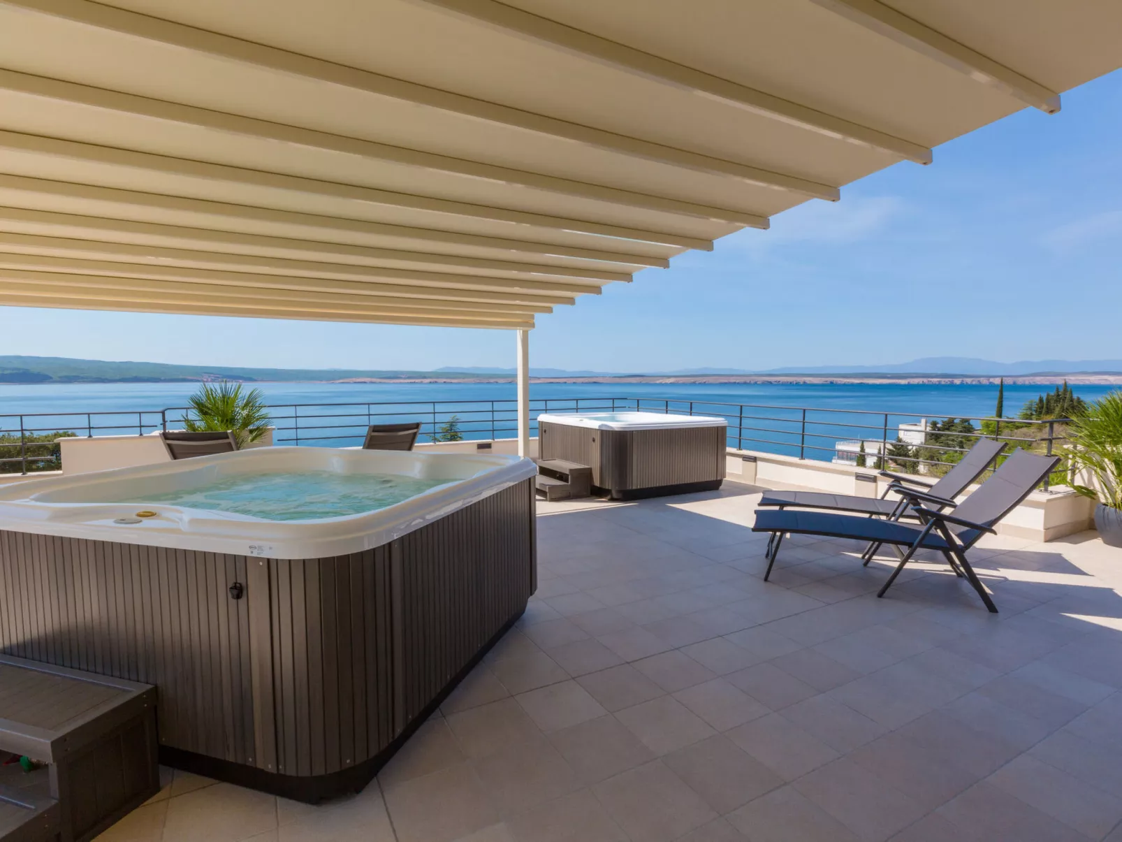 Domino Restaurant 4 / HR-09502-04 - Buiten