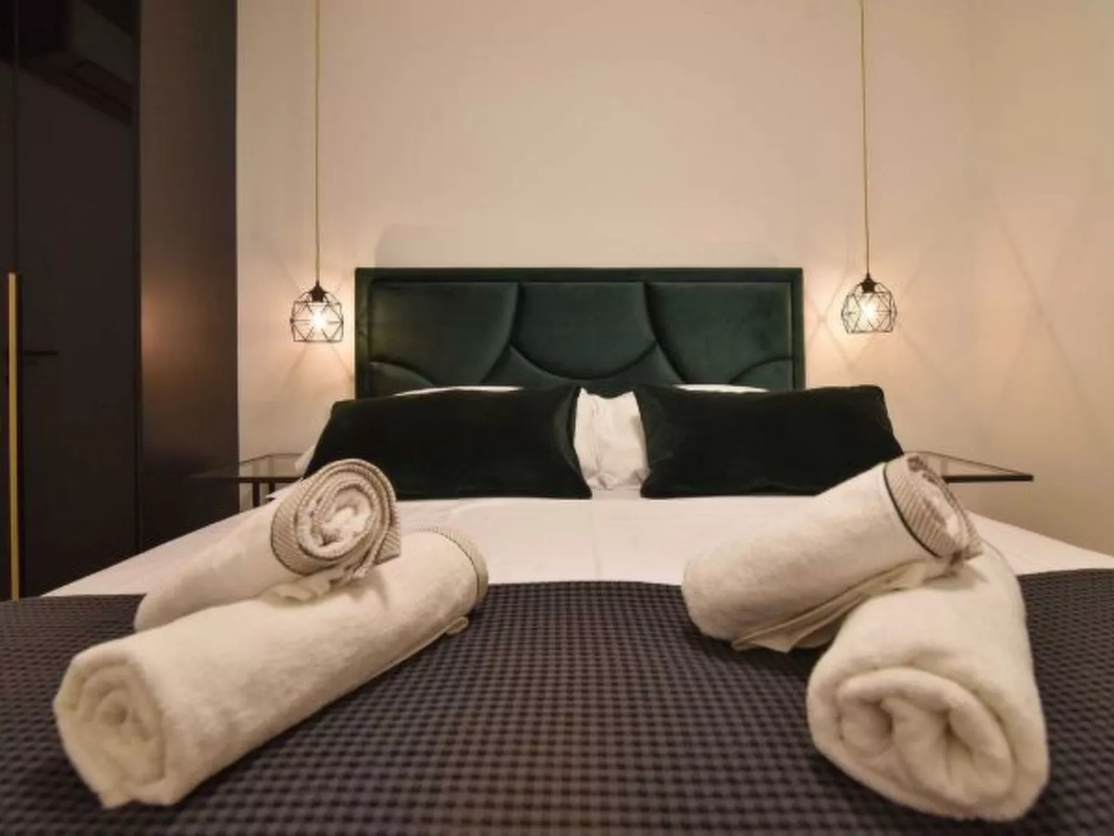 Villa La Perla Apt 4, 4+2 with heated rooftop pool - Image-tags.info