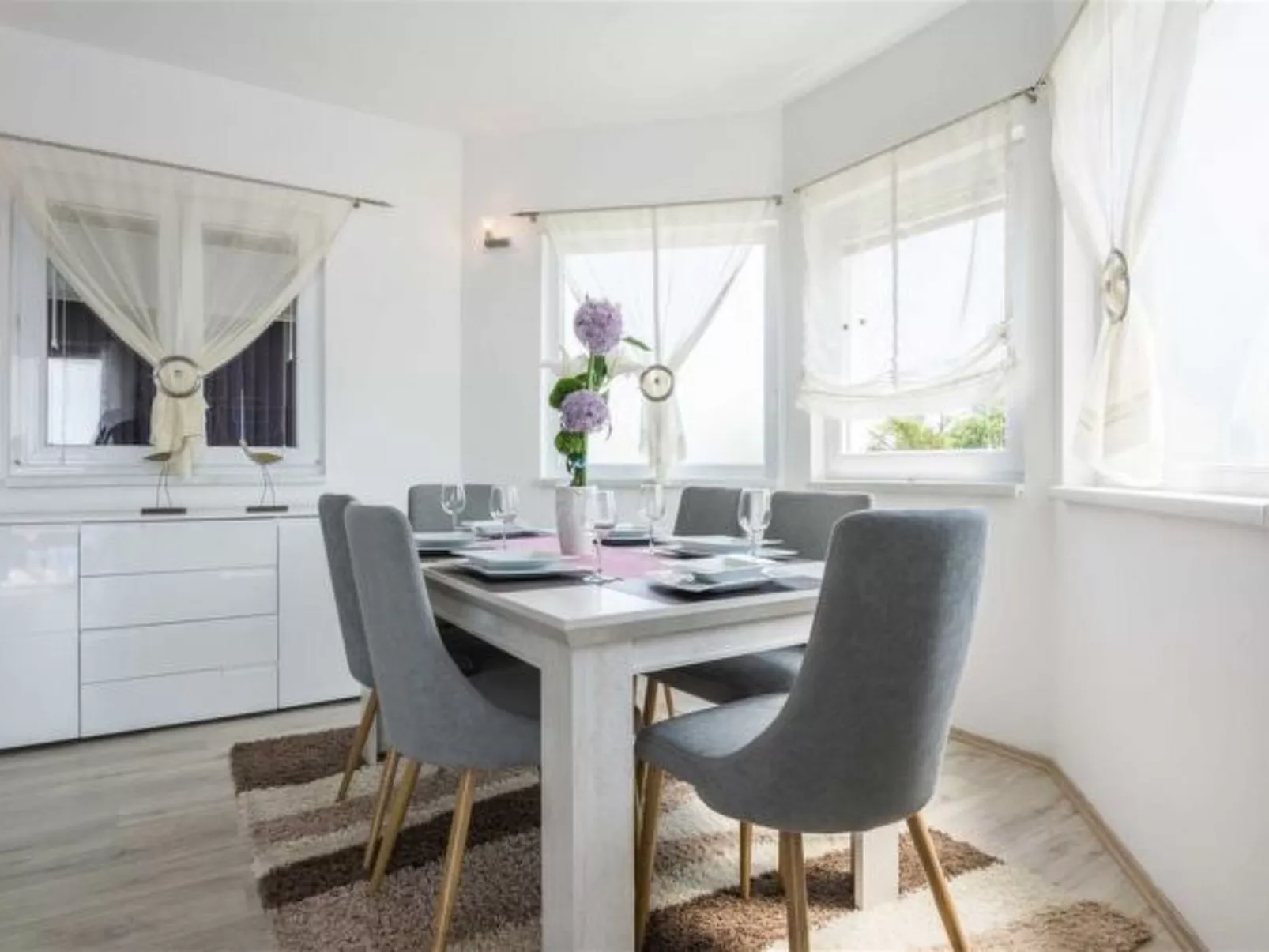 Holiday house Flora with pool - Image-tags.info