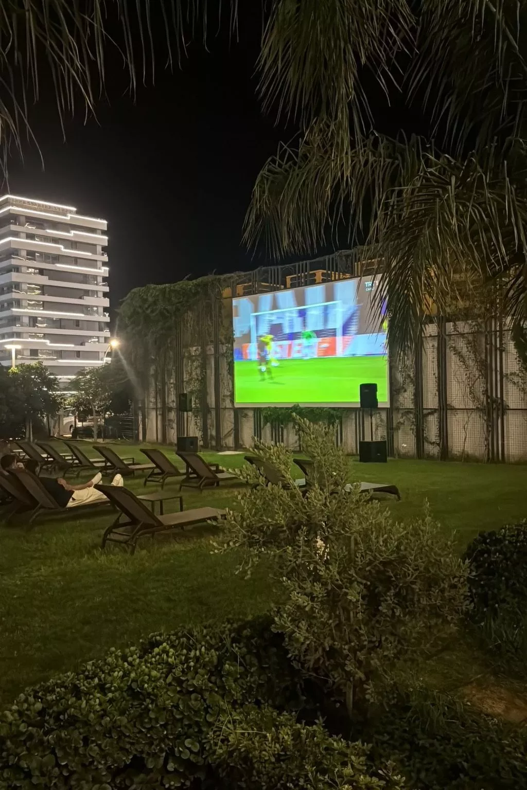 Grand Sapphire 777 - Buiten