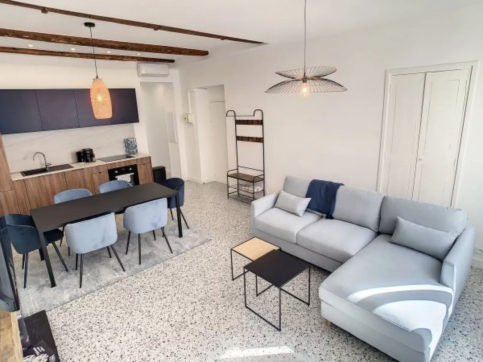 2 bedroom Majestic 1 min from the Croisette 357 - Image-tags.info