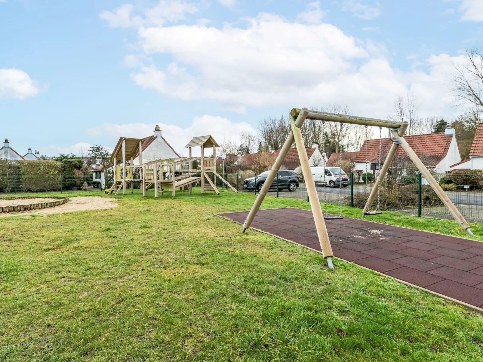 Strandhuis with parking - Buiten
