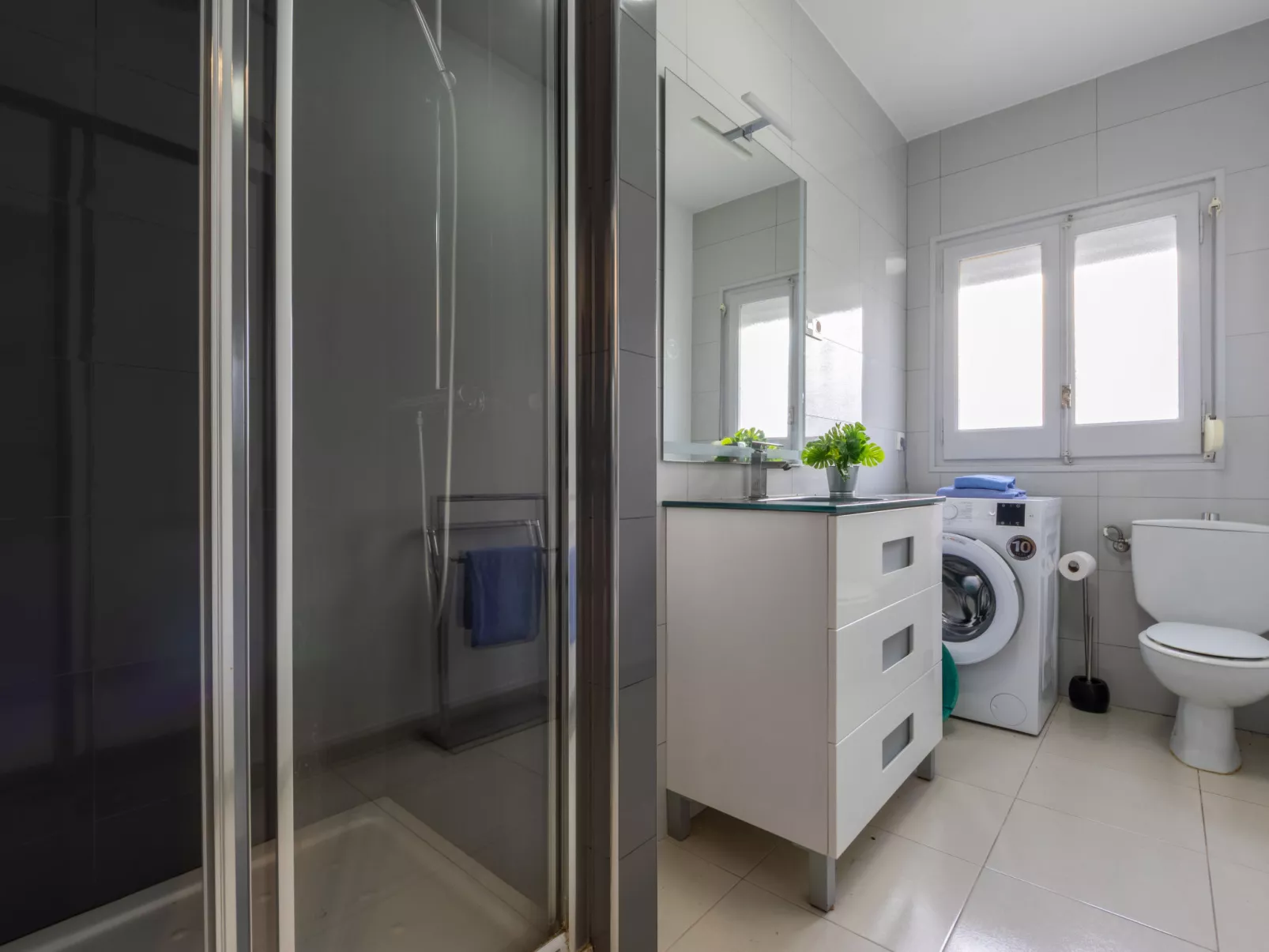 Higini Angles - Binnen