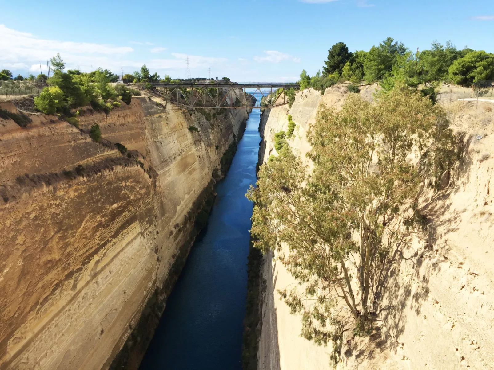 Tolles Ferienhaus in Ermioni mit Garten, Terrasse und gemeinschaftlichem Pool - Buiten