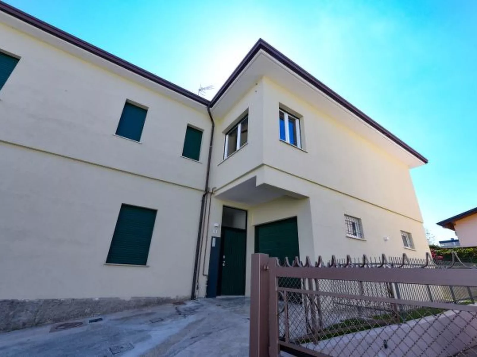 DesenzanoLoft Cappuccino mit privater Garage - Image-tags.info