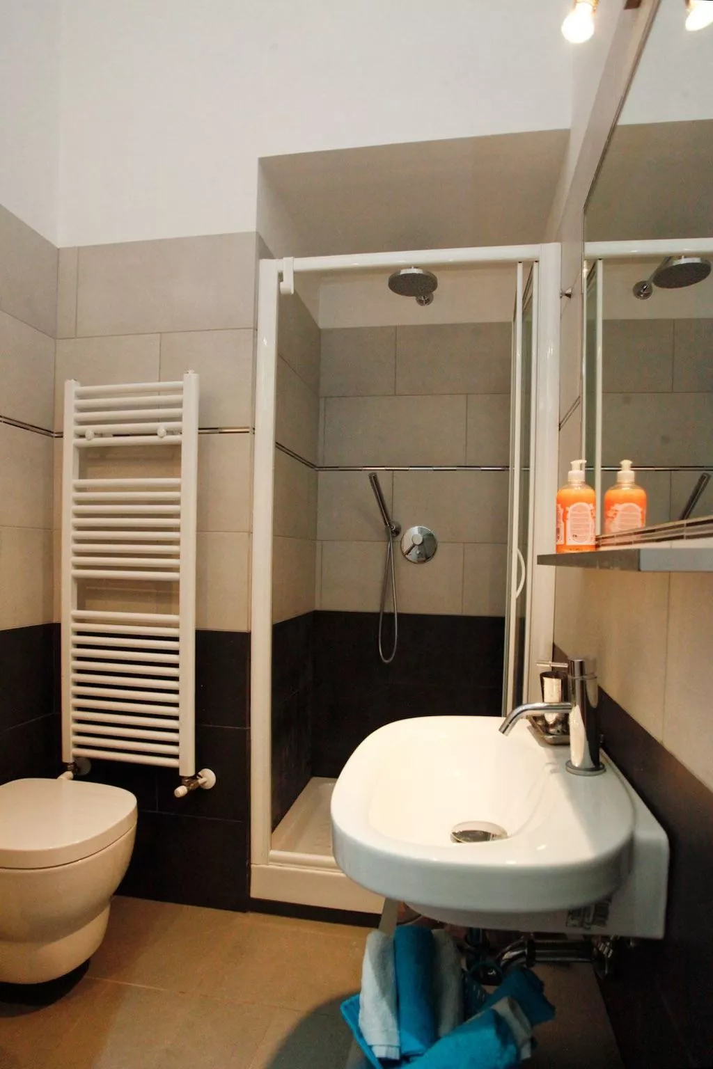 Helles Maisonettezimmer in Rom - Binnen