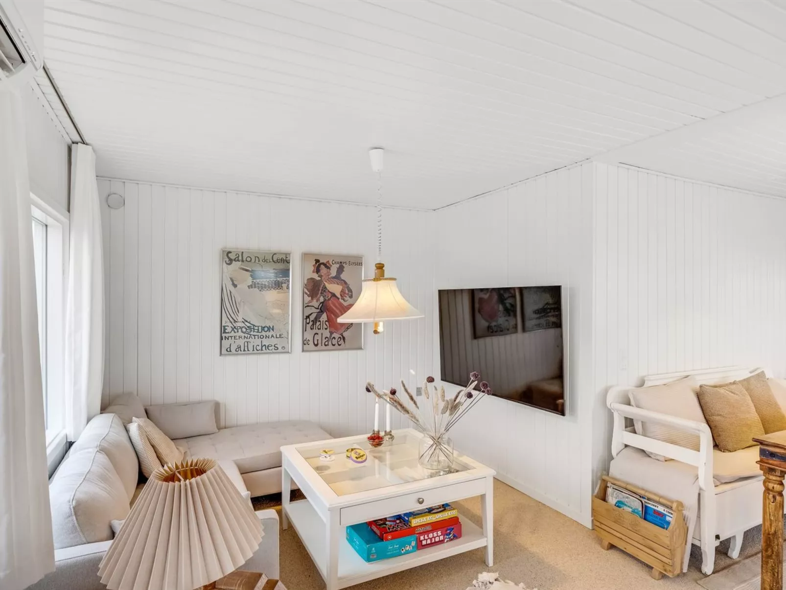 "Alvia" - 250m from the sea - Binnen