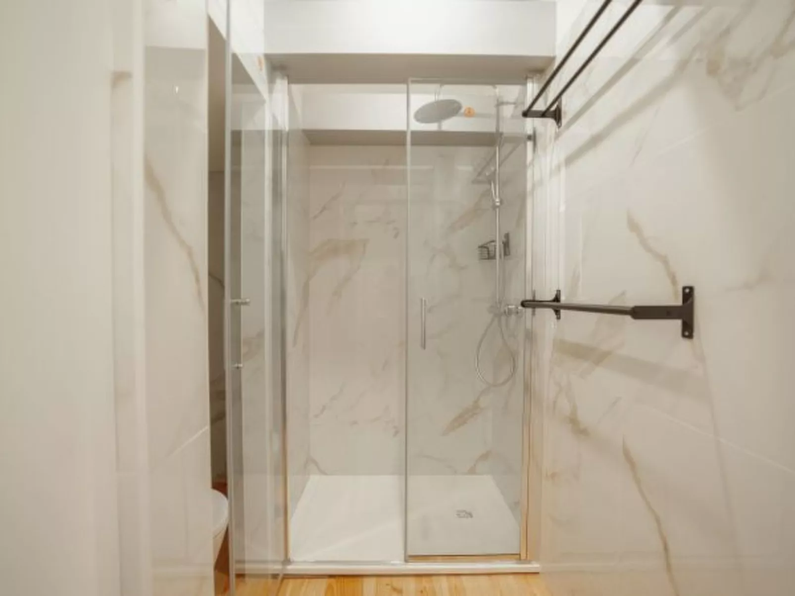 HEART OF PORTO APARTMENT B TERRACE by VACATIONY - Binnen