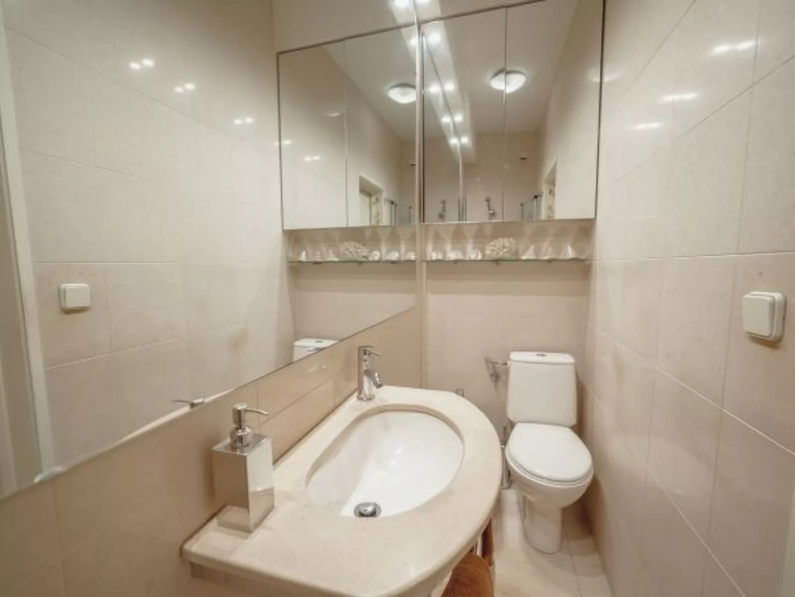 GRAND BOTANIC GARDEN APARTMENT by VACATIONY - Binnen