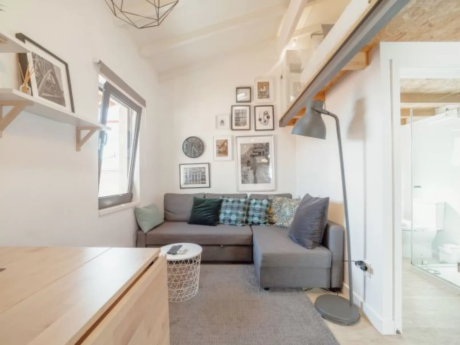 MEZZANINE STYLISH APARTMENT U by VACATIONY - Binnen