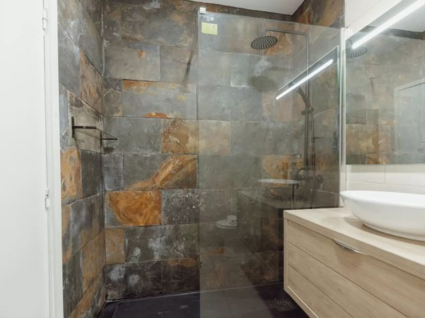 PATEO IN LAPA CITY CENTER by VACATIONY - Binnen