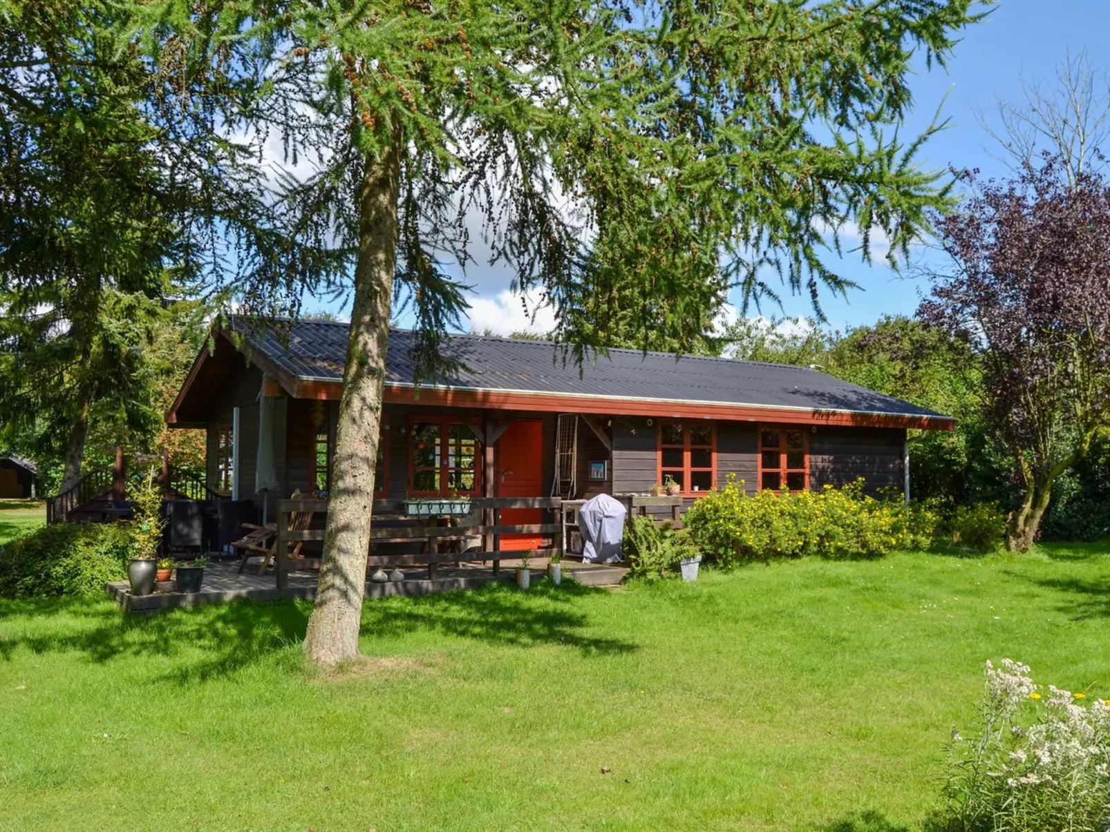 "Hubertina" - 30km from the sea - Buiten