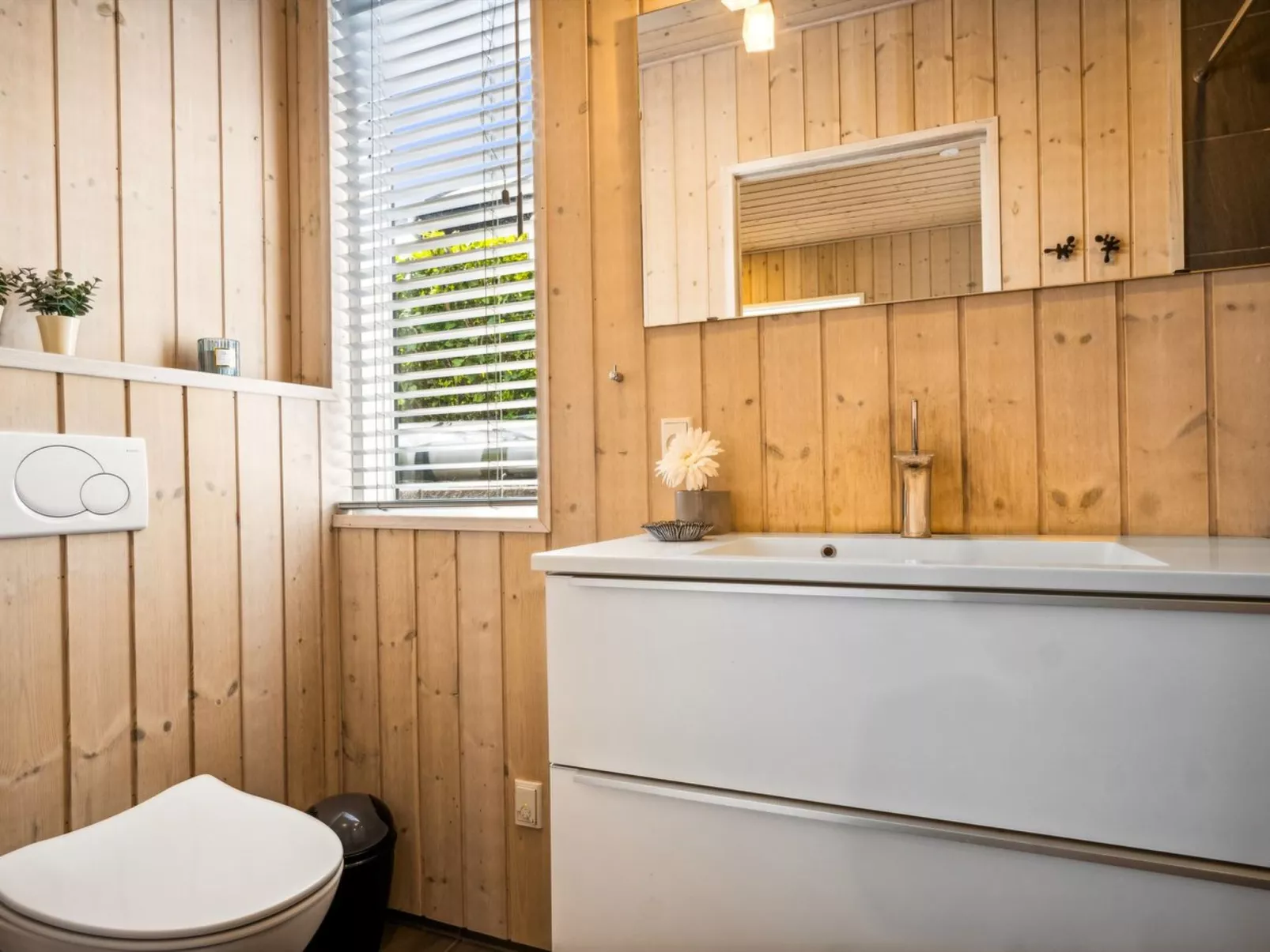 "Reinhard" - 50m from the sea - Binnen