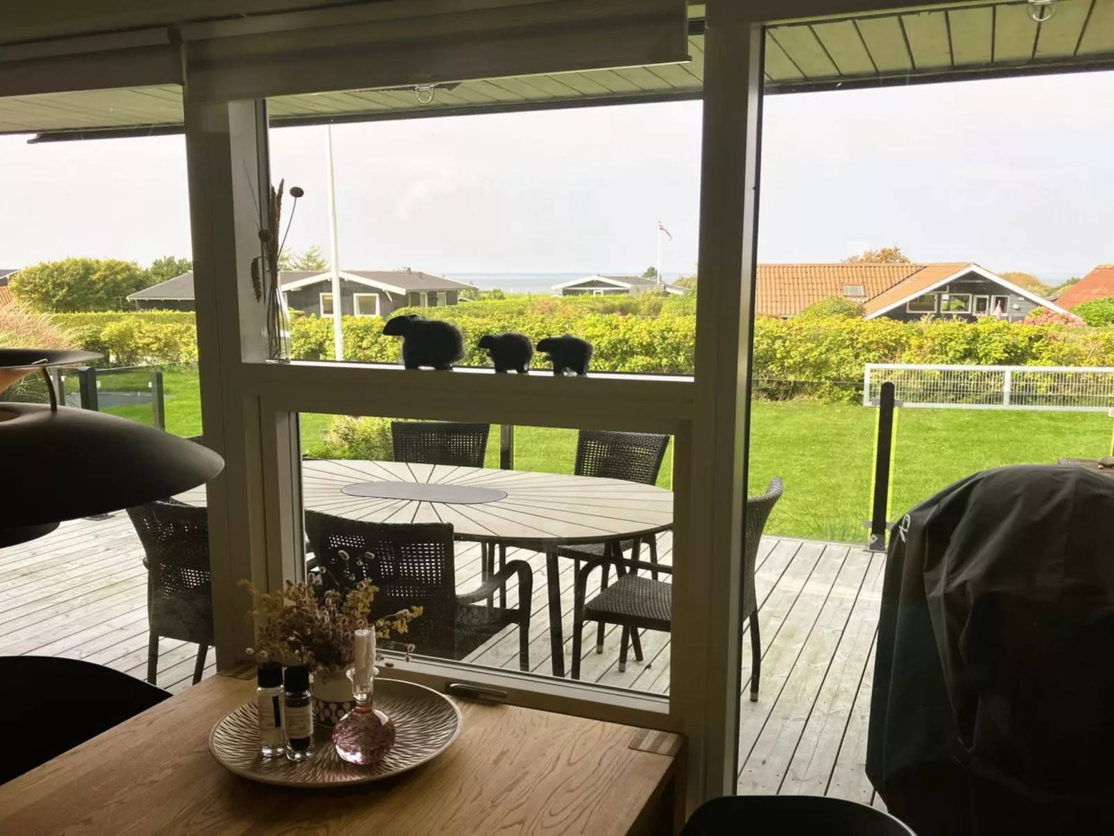 "Carlene" - 350m from the sea - Binnen