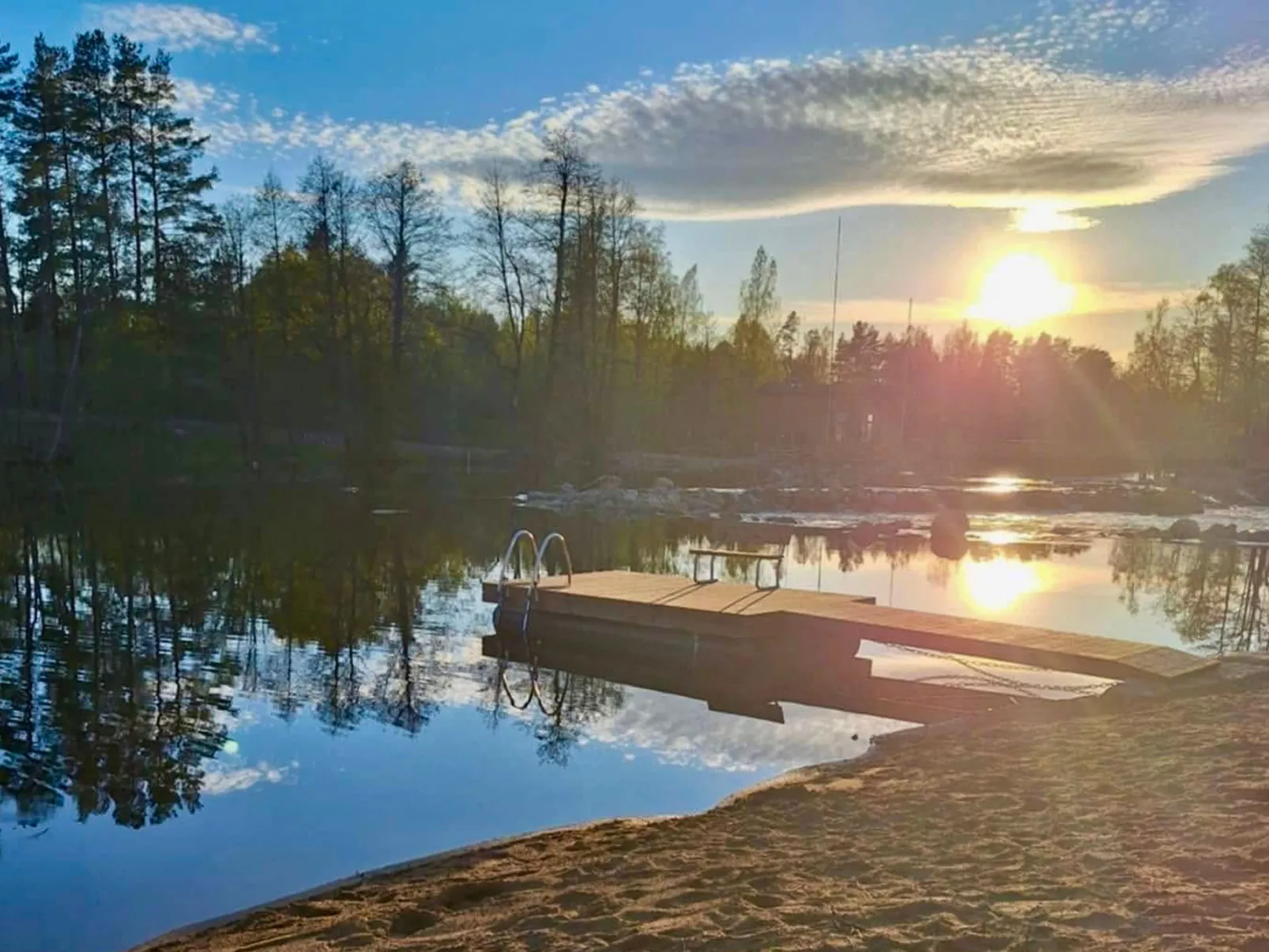 Virtaan väentupa - Binnen