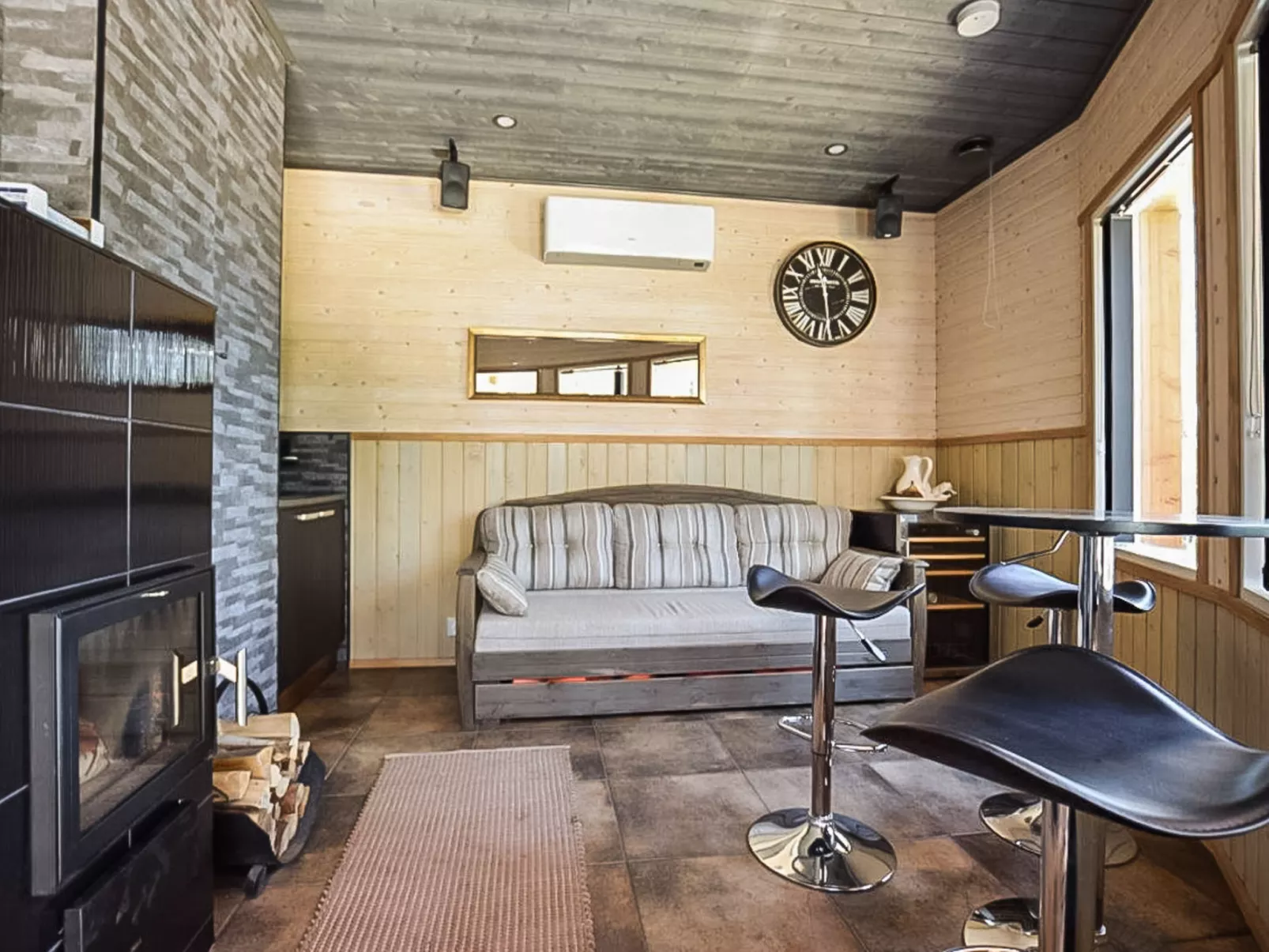 Lepovalkeinen - Binnen