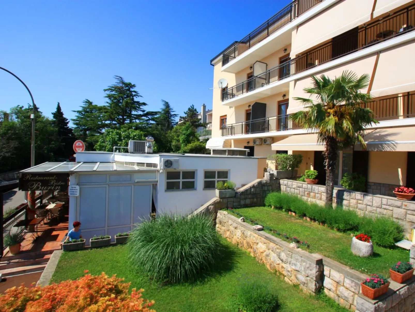 IVANKA 2 / HR-02419-02 - Buiten