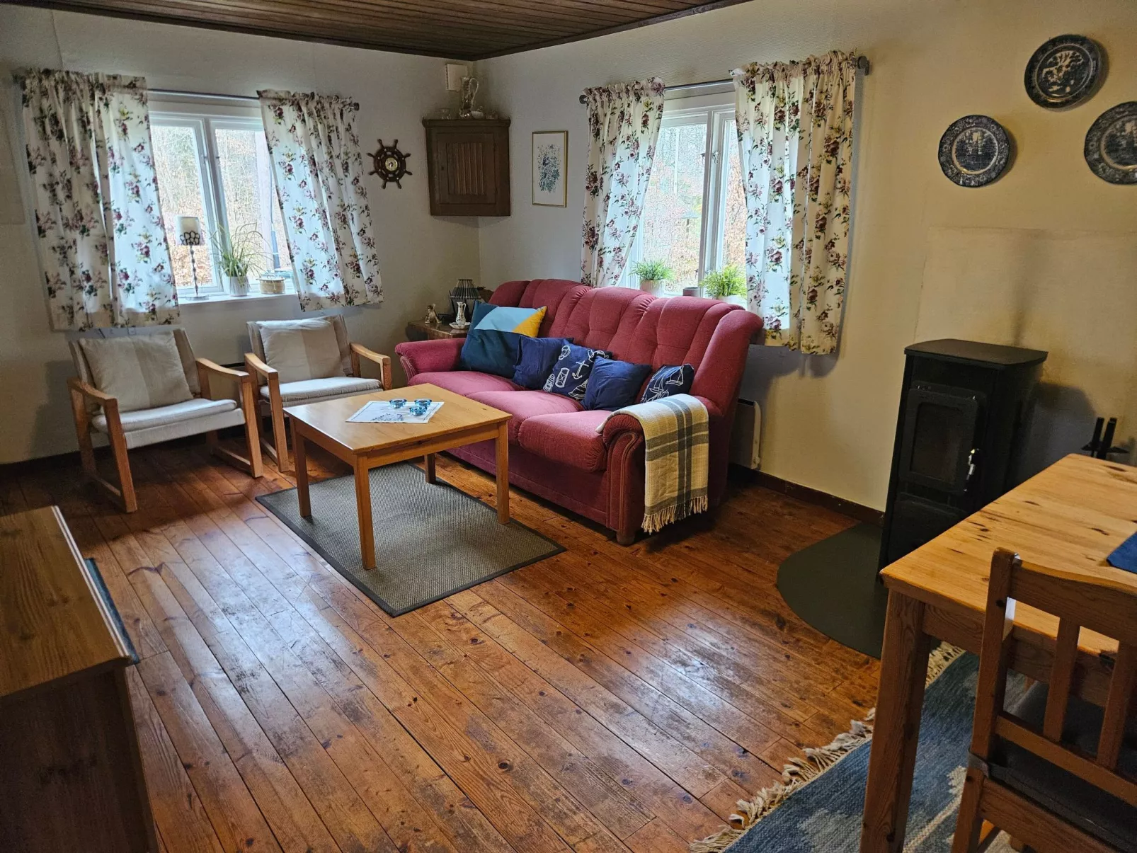 Gemütliches Cottage mit Whirlpool - Binnen