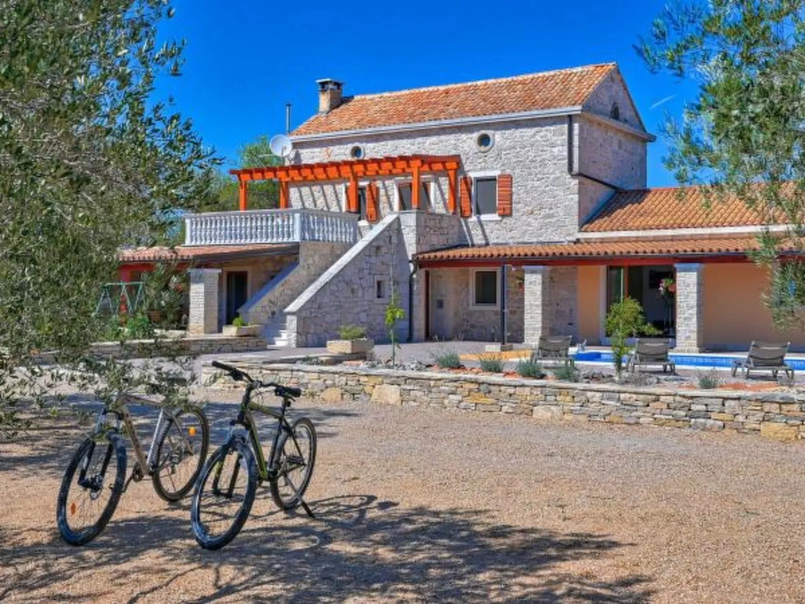 Villa Jacassa with heated pool and jacuzzi - Image-tags.info